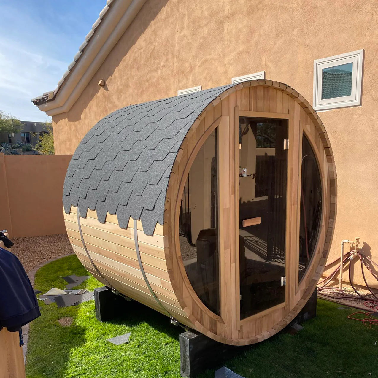 Barrel 8™ Traditional 3-4 Person Outdoor Barrel Sauna